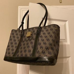 Dooney and Bourne brown signature tote Jacquelyn wirlth brown leather straps